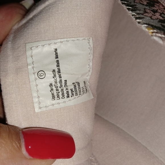 CAT & JACK SLIP ON SNEAKERS - Picture 7 of 16